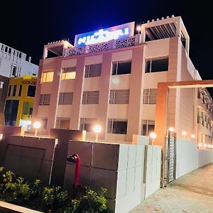 Hotel Niladri Premium